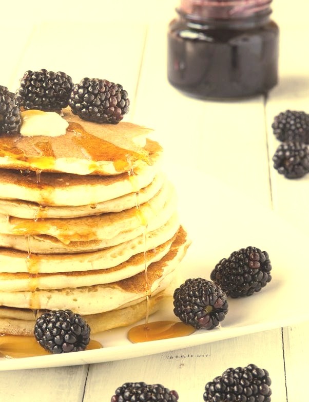 Pancakes with Blackberries and Maple Syrup